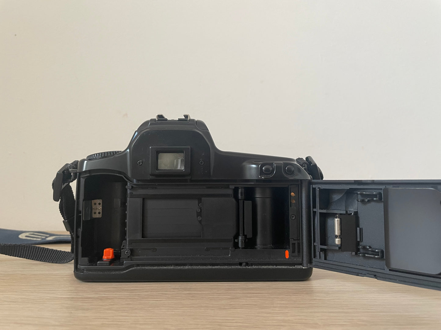 Fotocamera Analogica Canon EOS 1000F Con Obiettivo 35-80mm Reflex SLR Rebel