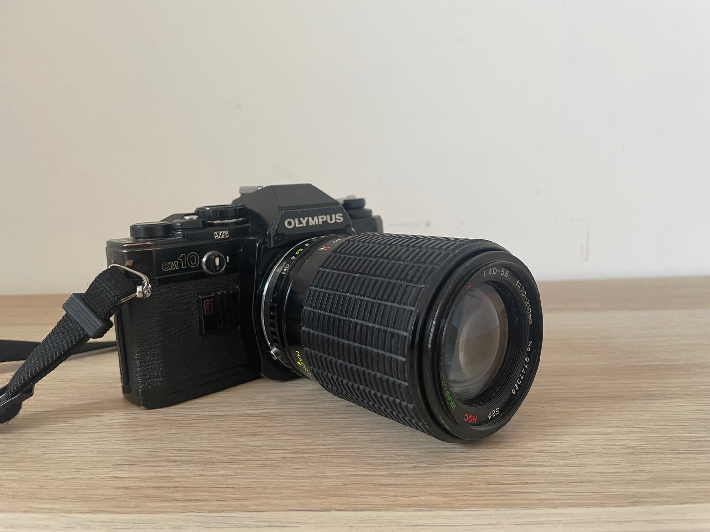 Fotocamera Analogica Olympus OM-10 Con Obiettivo Maginon f70-120mm Reflex 35mm