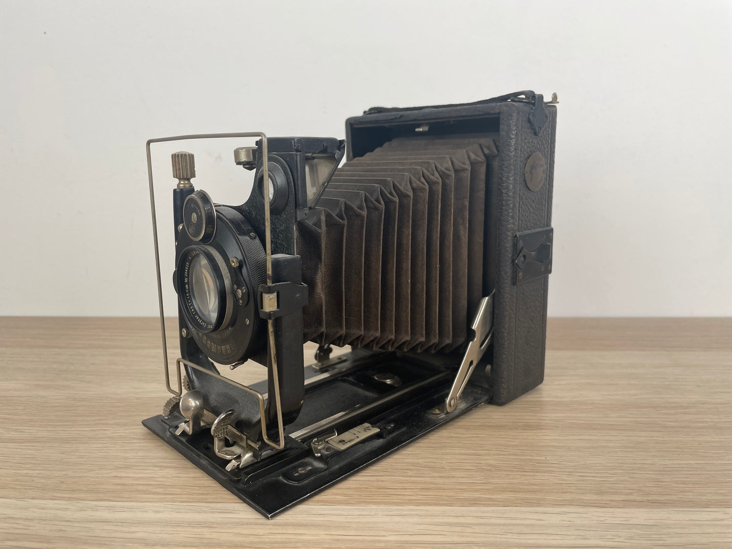 Antica Fotocamera A Soffietto Obiettivo Compur Macchina Fotografica Epoca Nero