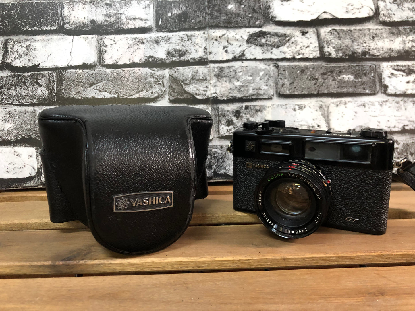 Fotocamera Yashica Electro 35 GT Obiettivo Yashinon DX Con Custodia, 35mm, Colore Nero PER PEZZI DI RICAMBIO