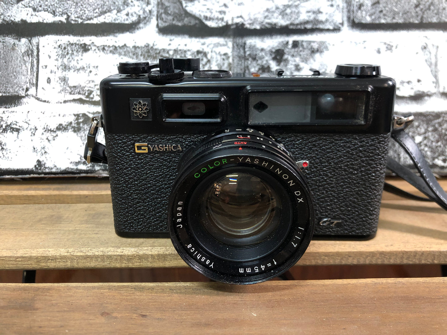 Fotocamera Yashica Electro 35 GT Obiettivo Yashinon DX Con Custodia, 35mm, Colore Nero PER PEZZI DI RICAMBIO