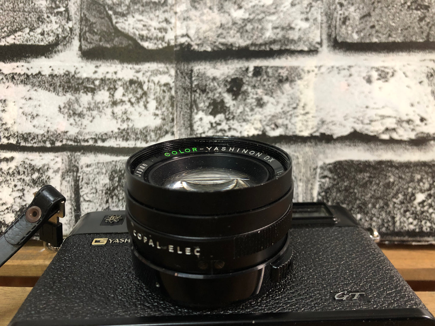 Fotocamera Yashica Electro 35 GT Obiettivo Yashinon DX Con Custodia, 35mm, Colore Nero PER PEZZI DI RICAMBIO