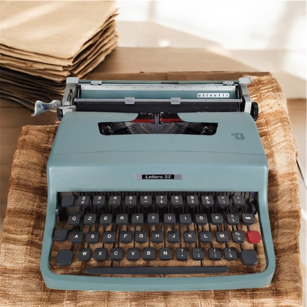 Macchina Da Scrivere Olivetti Lettera 32 Azzurra Vintage Epoca Anni 60 Design