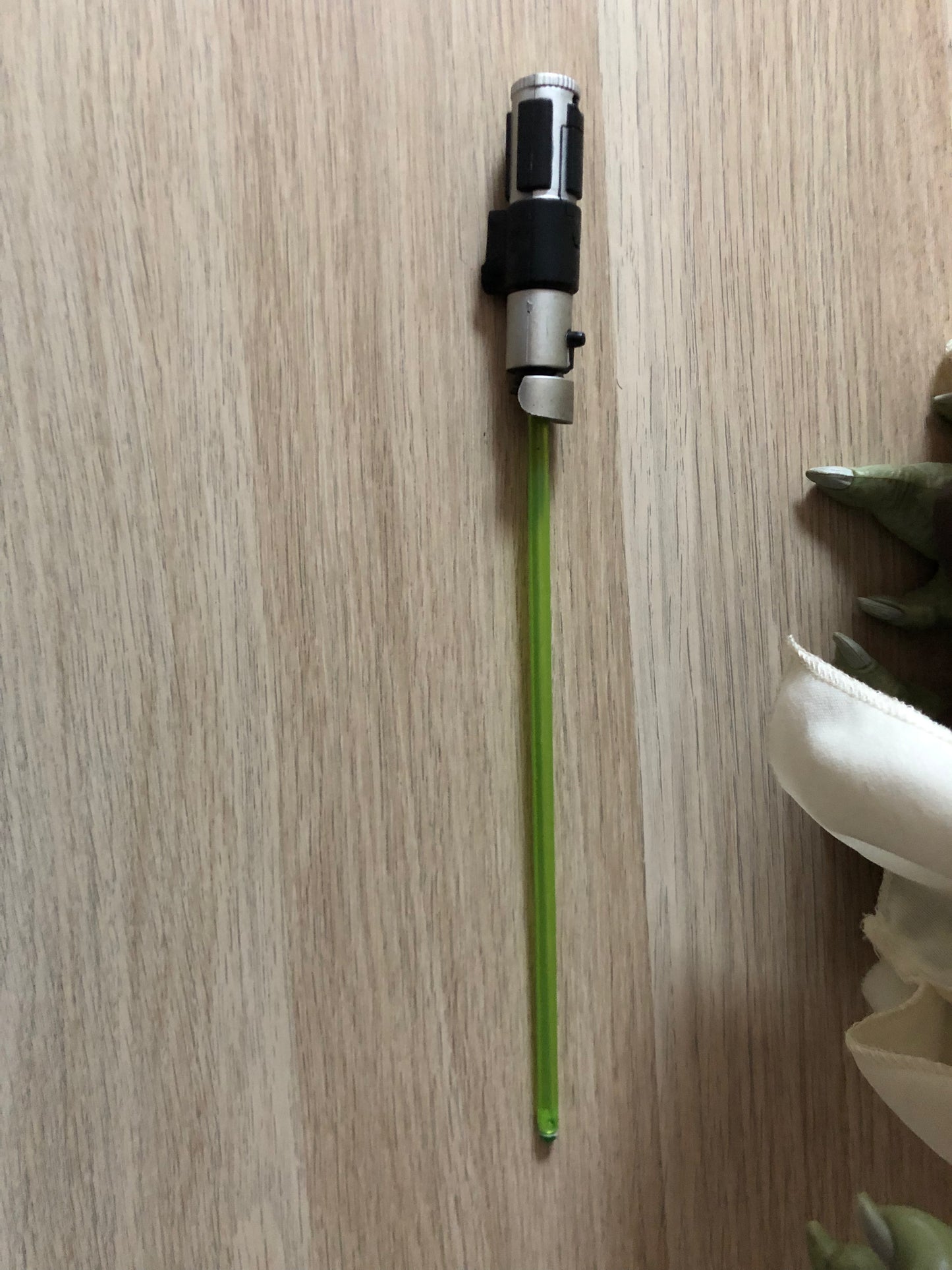 Action Figure Yoda Star Wars Guerre Stellari 42cm Da Collezione Con Spada Laser