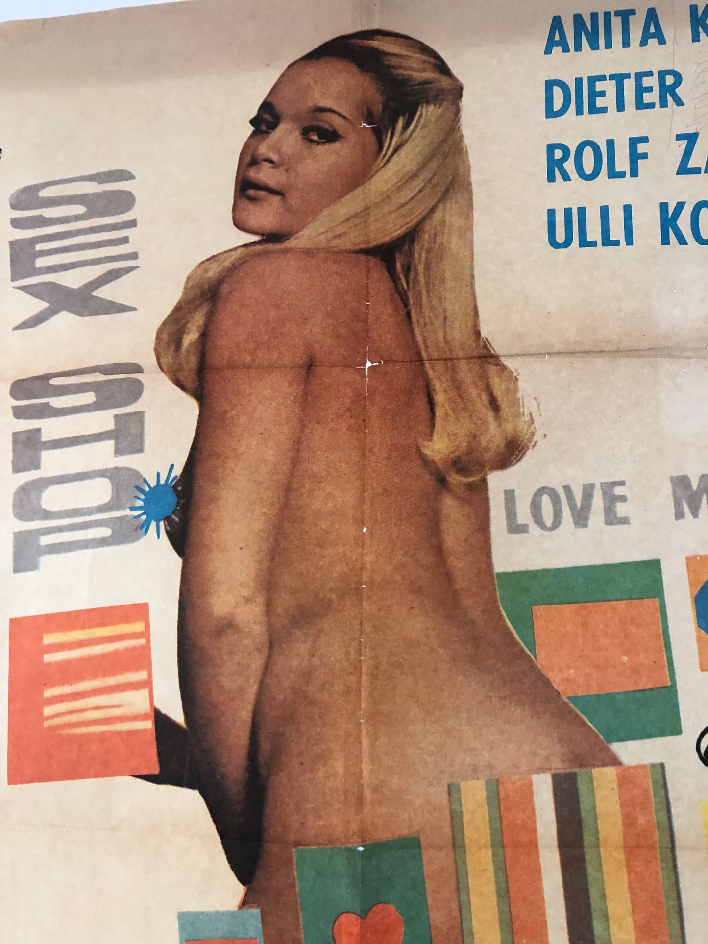 Manifesto Da Cinema Originale del film "Bellissima Superdotata Cercasi... Per Pose Particolari", Anno 1974, Locandina cm 140x100