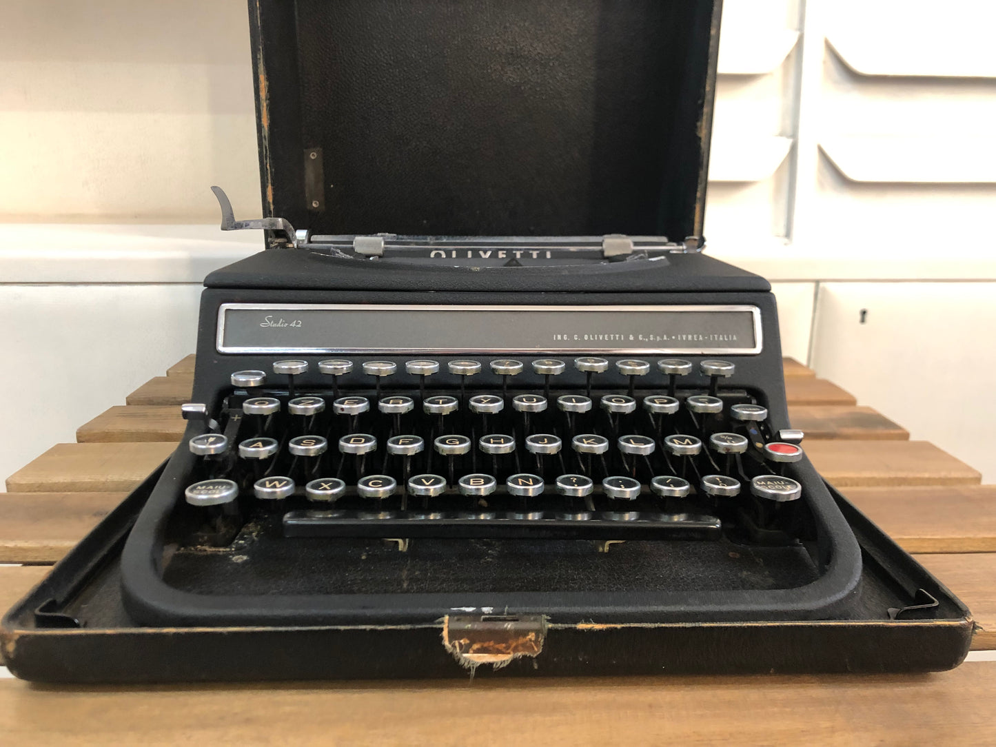 Macchina Da Scrivere Olivetti Studio 42 Portatile Vintage Epoca 30 Con Custodia