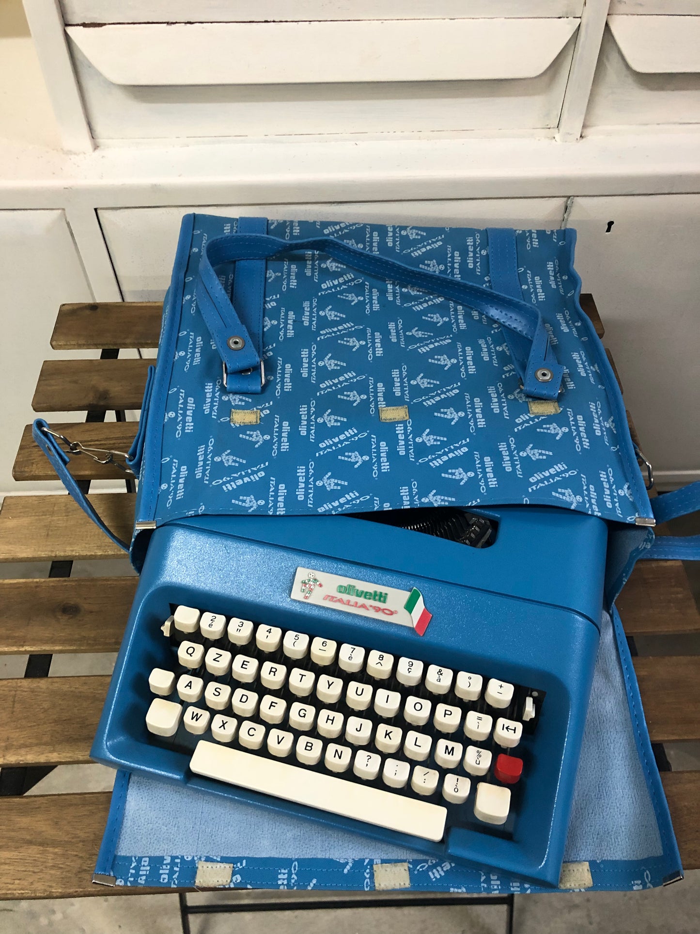 Macchina Da Scrivere Olivetti Lettera 35 Edizione Italia 90 Azzurri E Custodia