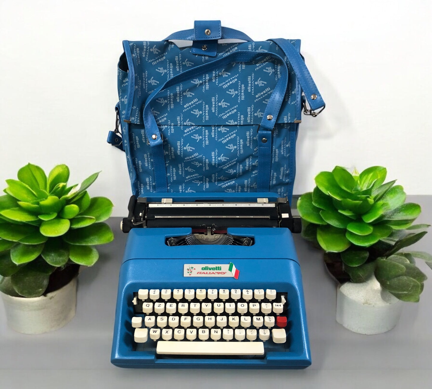Macchina Da Scrivere Olivetti Lettera 35 Edizione Italia 90 Azzurri E Custodia