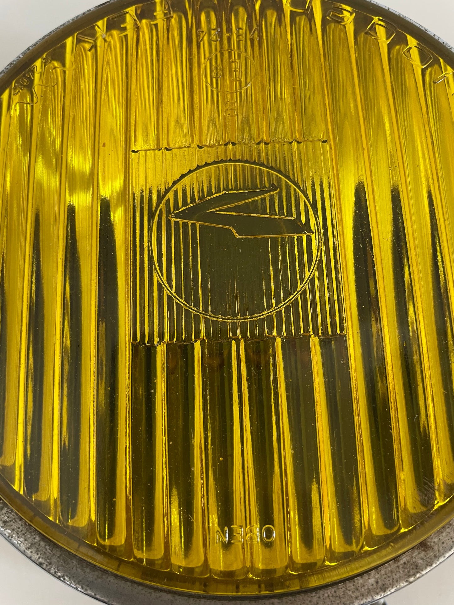 Fanale Faro Fendinebbia Halogen Fek G24017 E8 75-24 B Trabant Giallo Auto Epoca