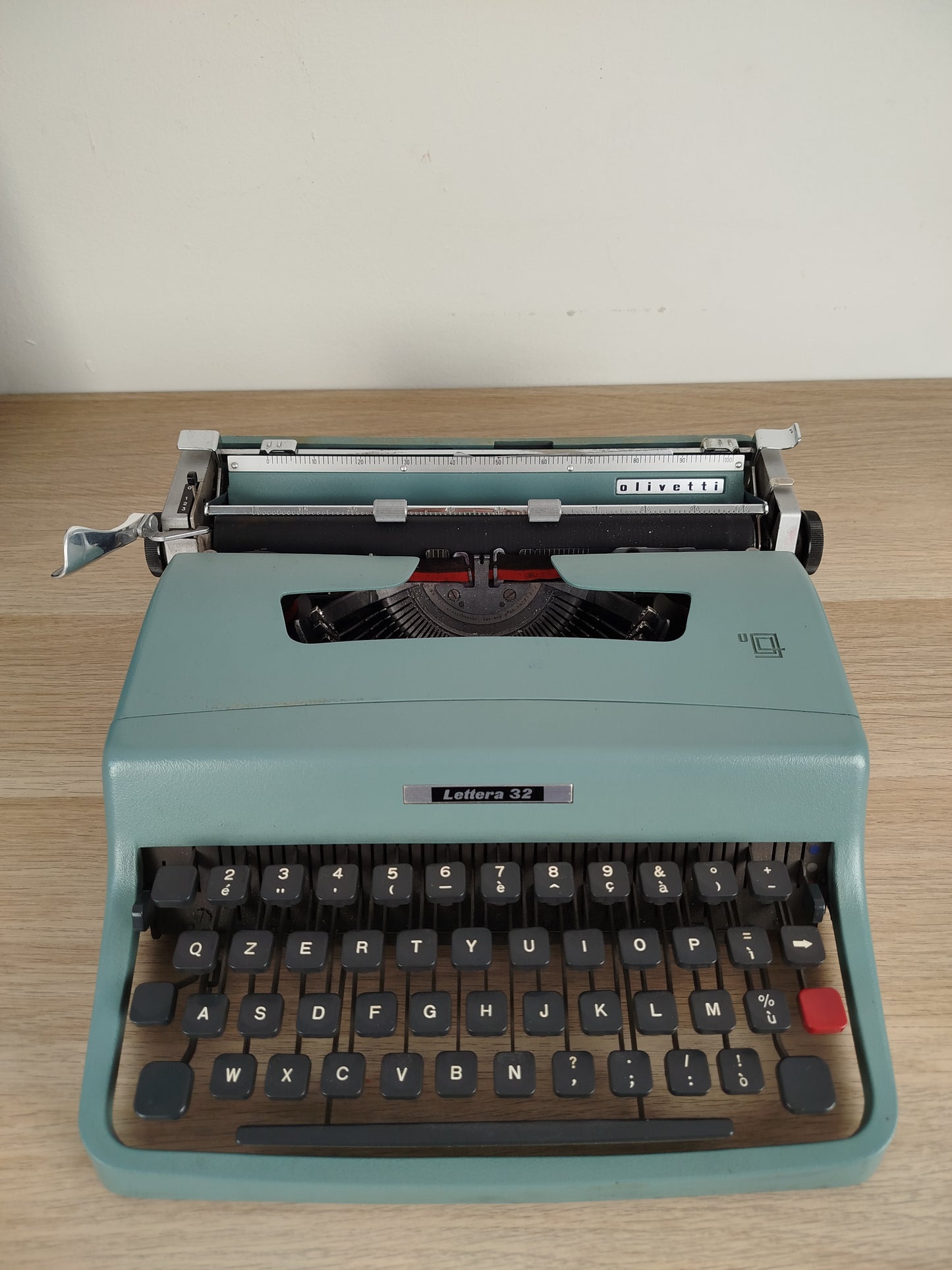 Macchina Da Scrivere Olivetti Lettera 32 Azzurra Vintage Epoca Anni 60 Design
