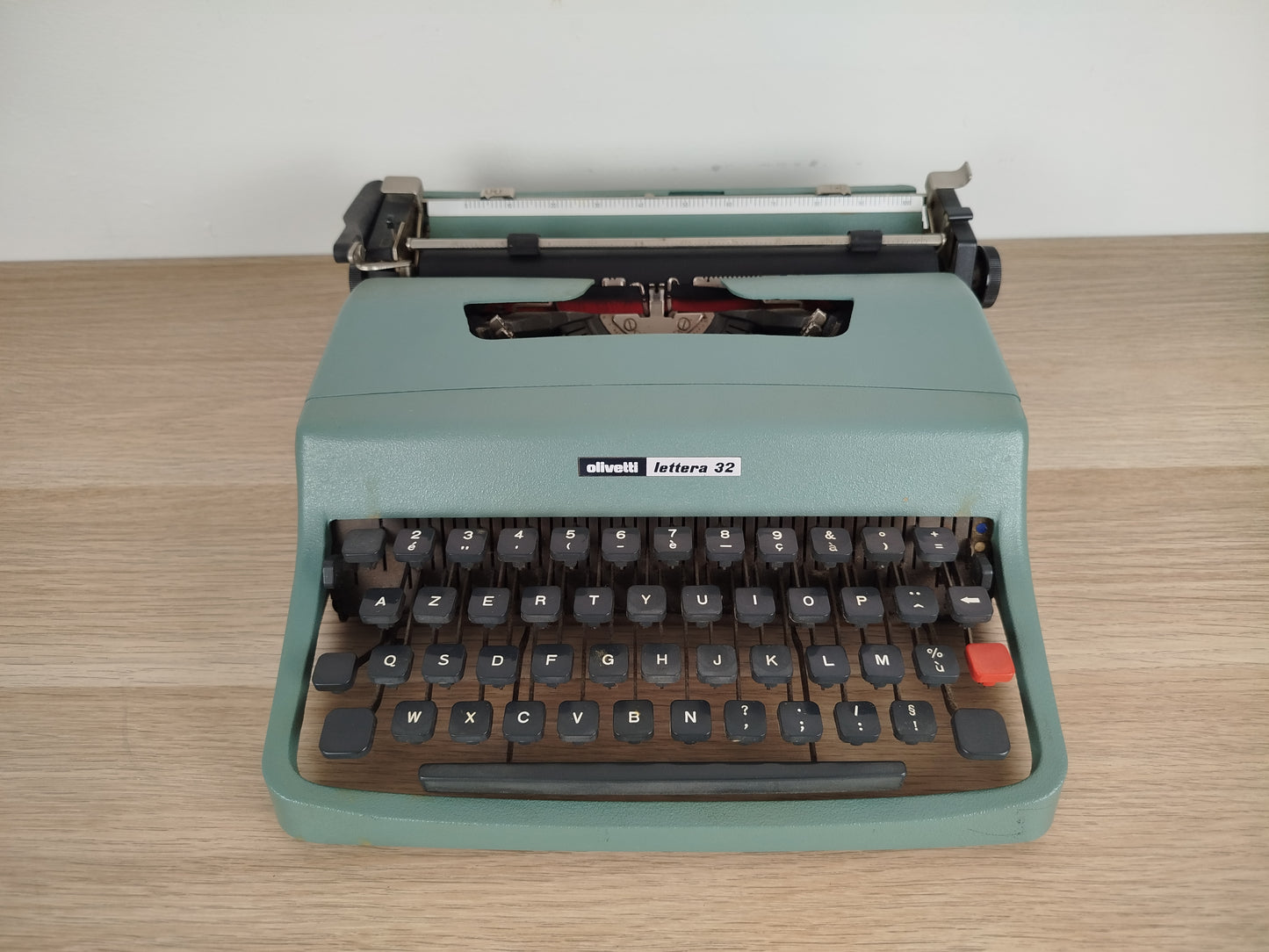 Macchina Da Scrivere Olivetti Lettera 32 Azzurra Vintage Epoca Anni 60 Design