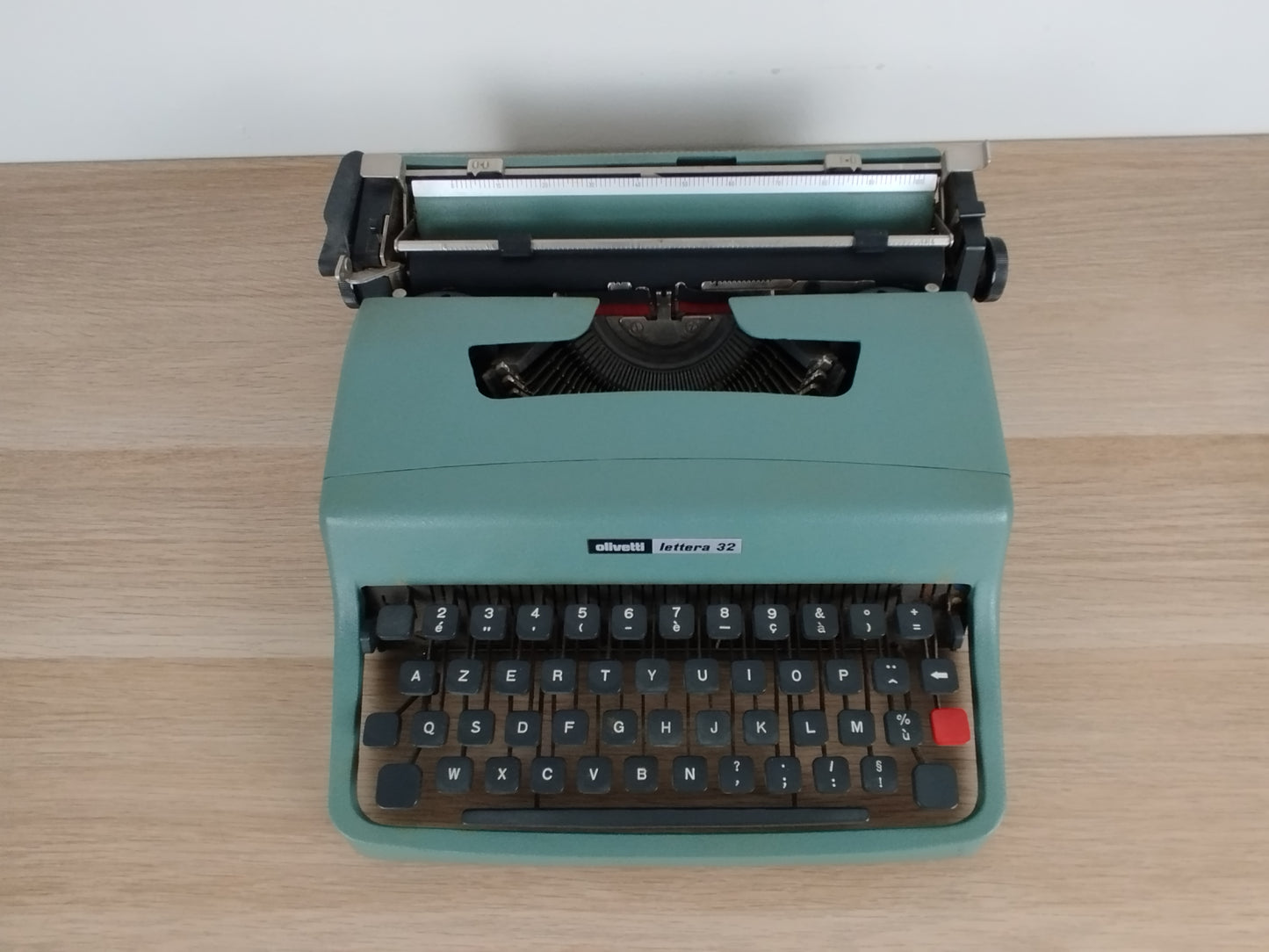Macchina Da Scrivere Olivetti Lettera 32 Azzurra Vintage Epoca Anni 60 Design