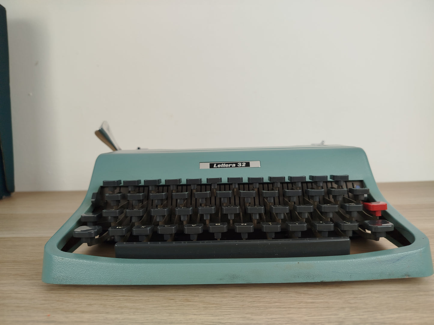 Macchina Da Scrivere Olivetti Lettera 32 Azzurra Vintage Epoca Anni 60 Design