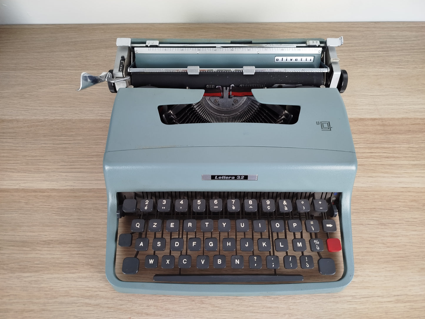 Macchina Da Scrivere Olivetti Lettera 32 Azzurra Vintage Epoca Anni 60 Design