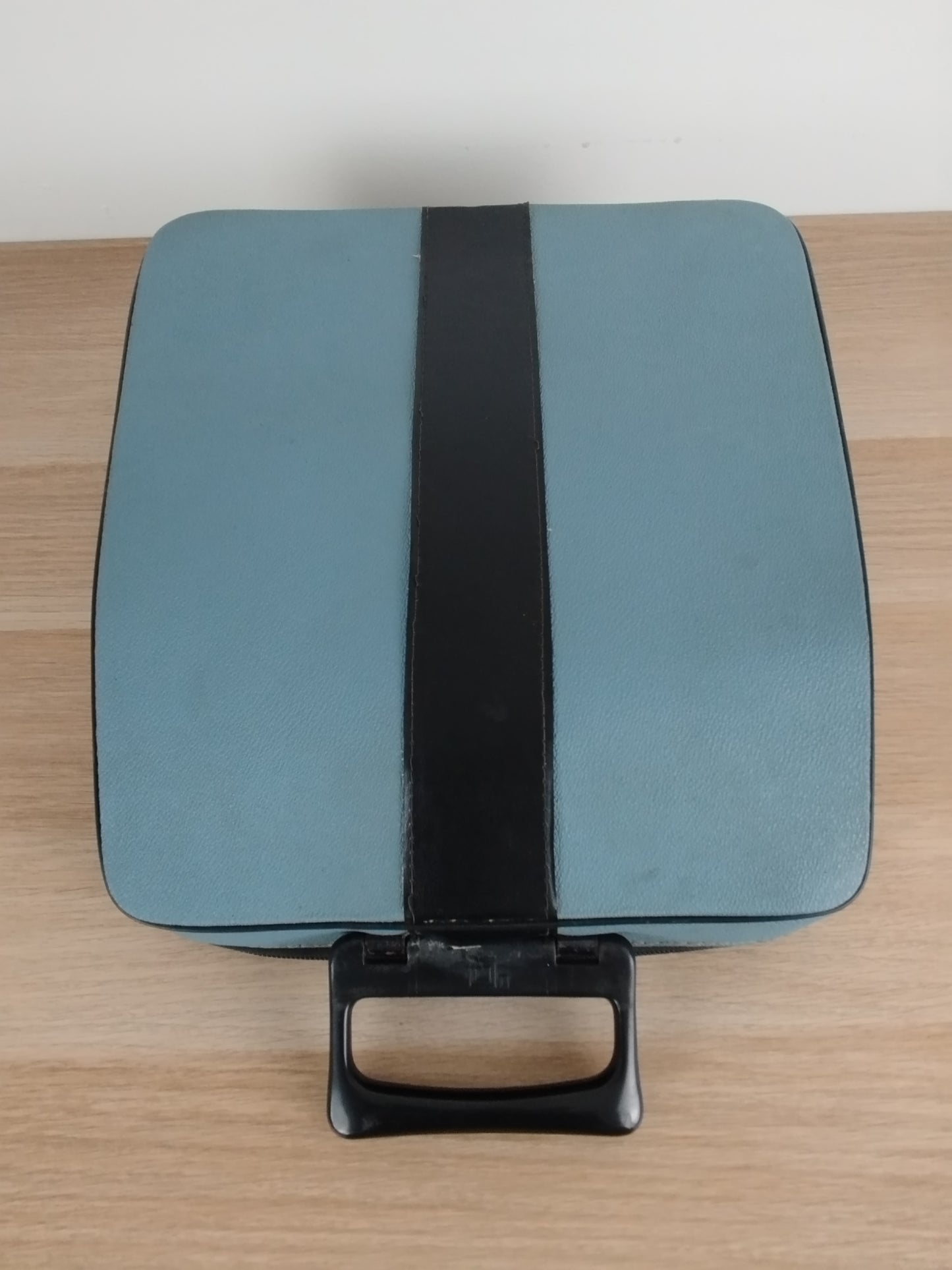Macchina Da Scrivere Olivetti Lettera 32 Azzurra Vintage Epoca Anni 60 Design