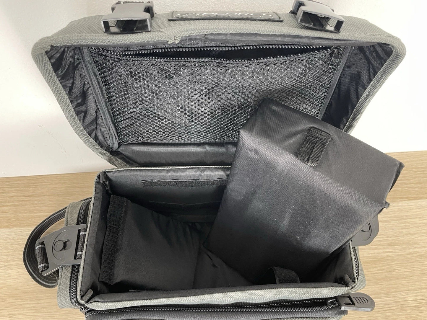 Borsa Per Fotocamera E Attrezzatura Fotografica Philips Explorer AV1075 Grigio