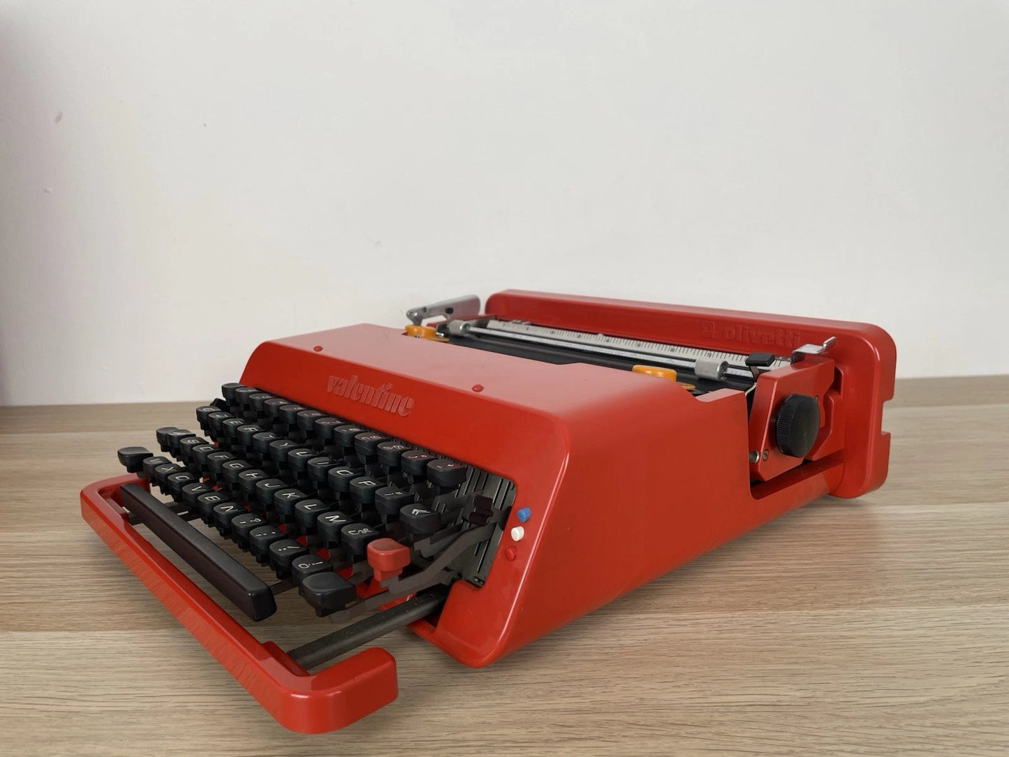 Macchina Per Scrivere Olivetti Valentine Ettore Sottsass Anni 70 MoMa NYC Rosso