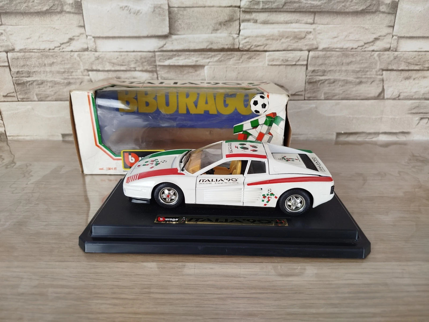 Modellino Automobile Burago Ferrari Testa Rossa 1984 Mondiali Italia 90 Cod 1504