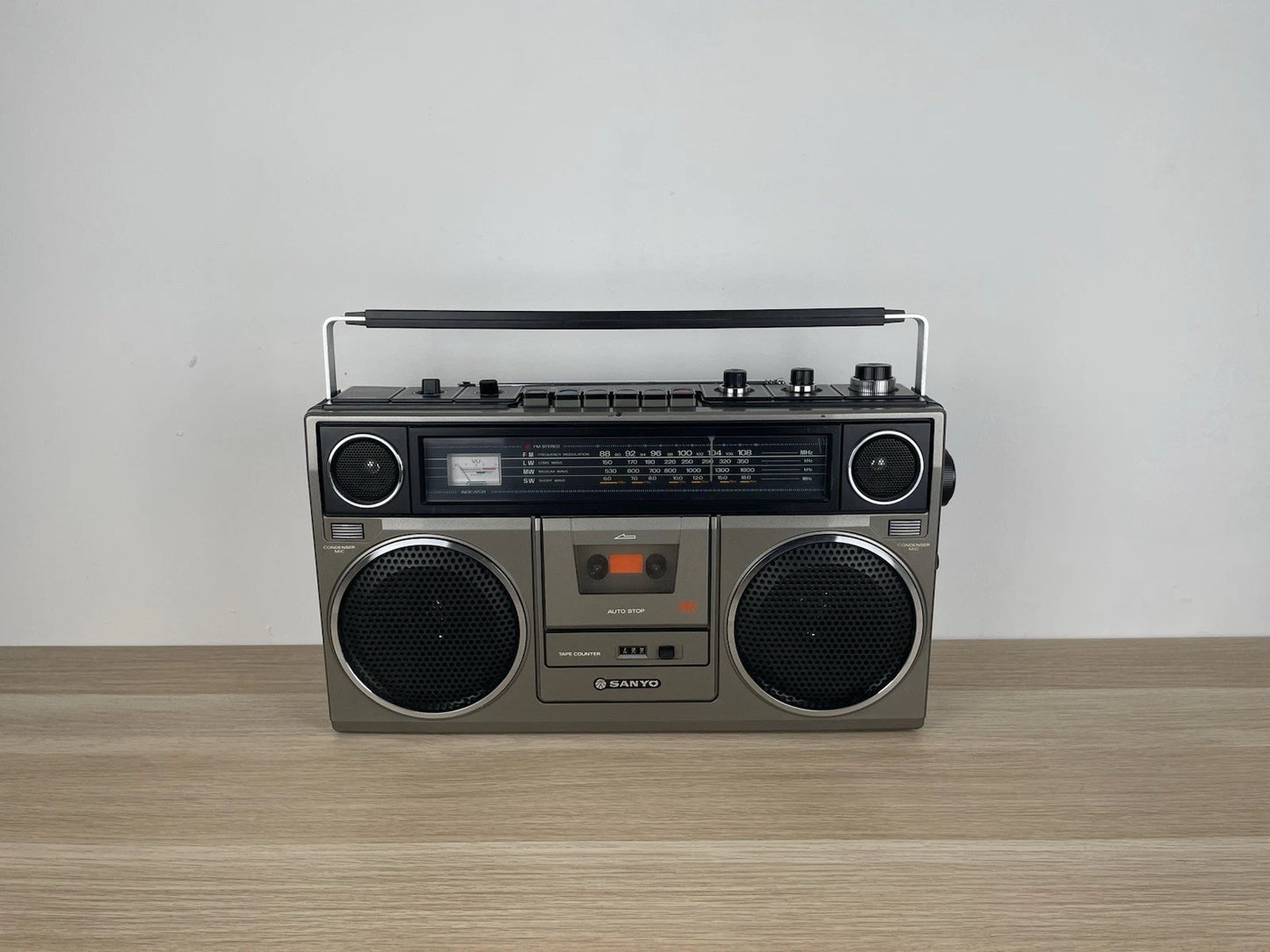 Boombox Sanyo M9930LU Ghettoblaster Radio AM FM Vintage Epoca Anni 70 Grigio