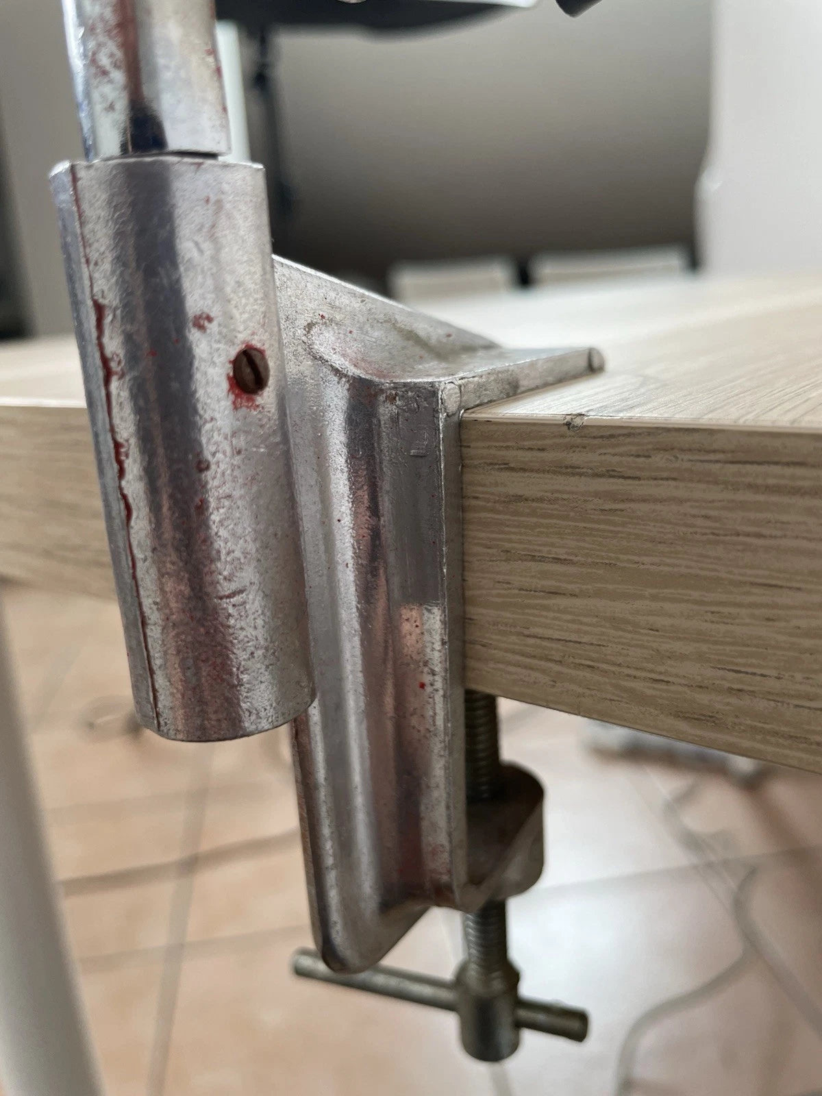 Lampada Snodabile Seminara Industriale Ministeriale Vintage Con Morsetto Rosso