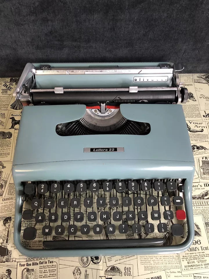 Macchina Da Scrivere Olivetti Lettera 22 Vintage Epoca Anni ‘50 Azzurro
