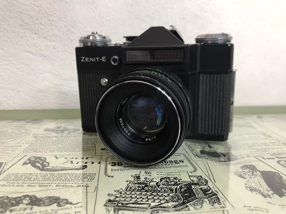 Fotocamera Analogica Zenit E URSS Atemsa 35mm Reflex Obiettivo Helios 44-2 Vite