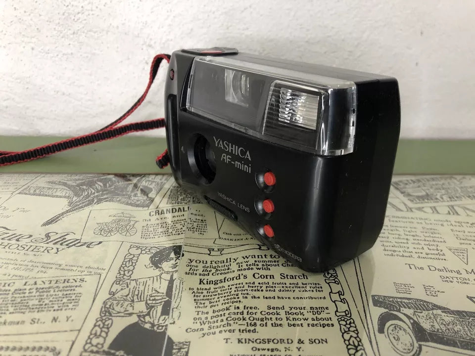 Fotocamera Analogica Yashica AF Mini 35mm Con Custodia Tracolla Colore Nero