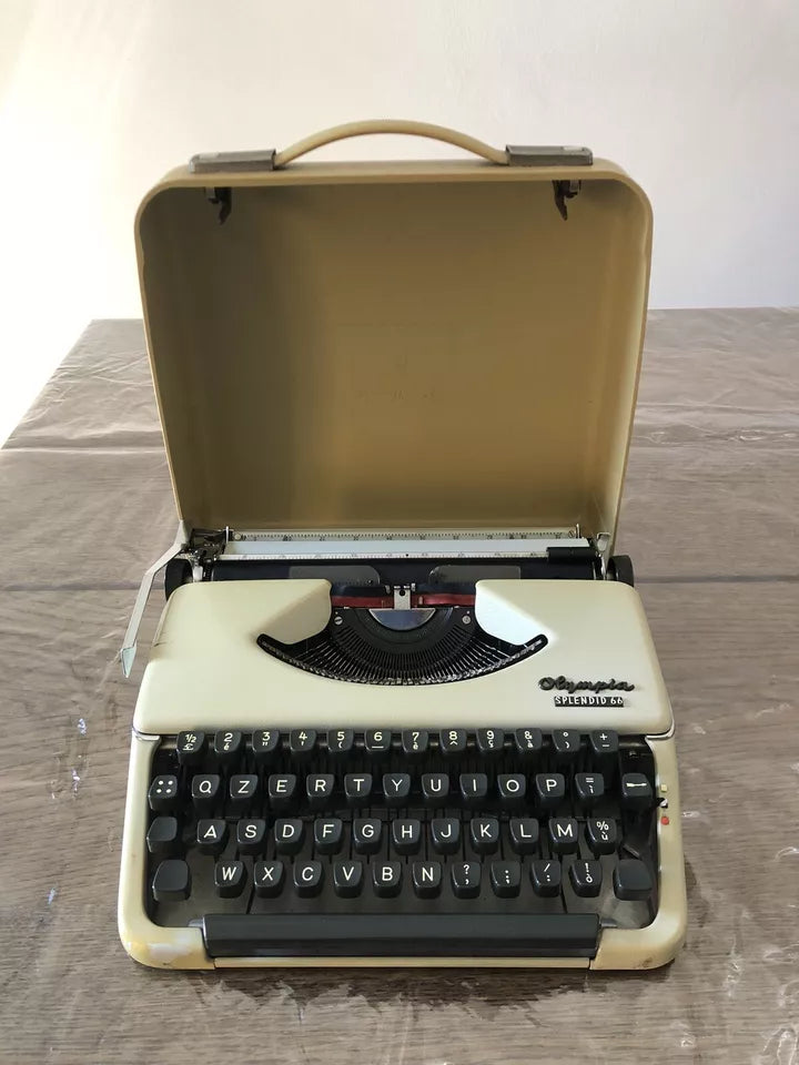 Macchina Da Scrivere Olympia Splendid 66 Vintage Con Custodia Anni 60 Germania