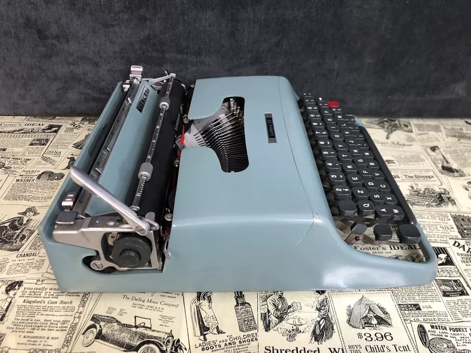 Macchina Da Scrivere Olivetti Lettera 22 Vintage Epoca Anni ‘50 Azzurro
