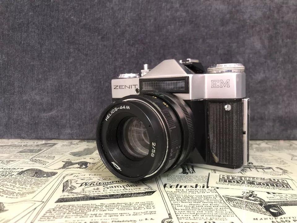 Fotocamera Analogica Zenit EM URSS Vintage Anni 80 Reflex 35mm Obiettivo Helios