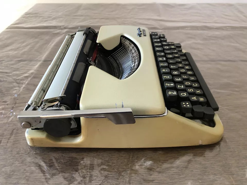 Macchina Da Scrivere Olympia Splendid 66 Vintage Con Custodia Anni 60 Germania
