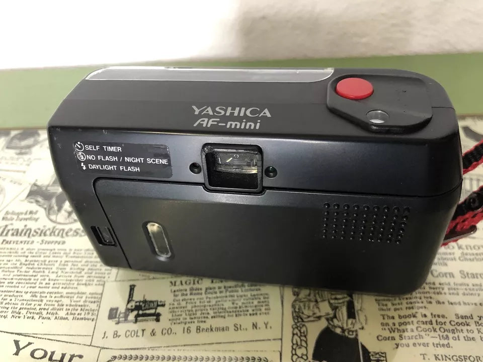 Fotocamera Analogica Yashica AF Mini 35mm Con Custodia Tracolla Colore Nero