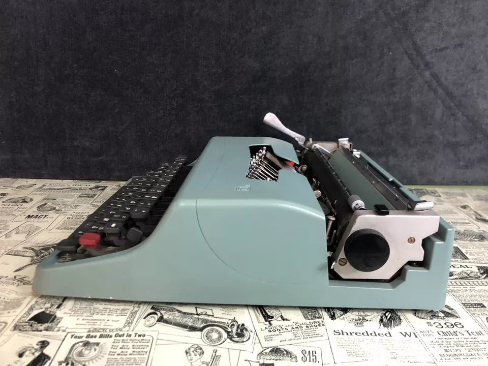 Macchina Da Scrivere Olivetti Lettera 32 Vintage Epoca Con Custodia Funzionante
