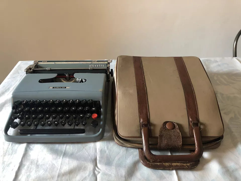 Macchina Da Scrivere Olivetti Lettera 22 PRIMA SERIE 934810 Targa In Metallo