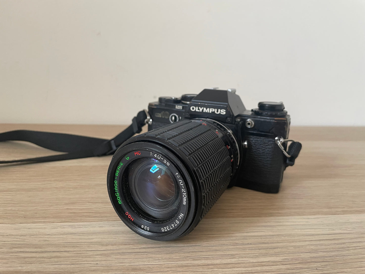 Fotocamera Analogica Olympus OM-10 Con Obiettivo Maginon f70-120mm Reflex 35mm