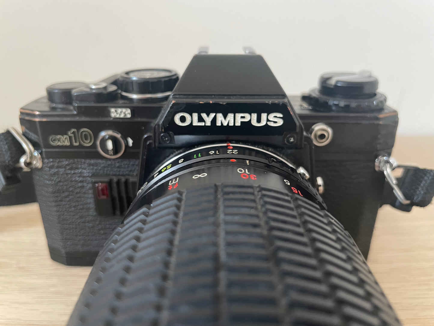 Fotocamera Analogica Olympus OM-10 Con Obiettivo Maginon f70-120mm Reflex 35mm