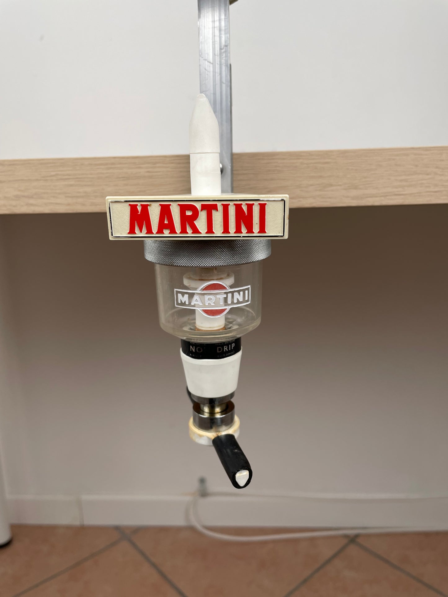 Dispenser Per Bottiglie Martini Bianco Vintage Epoca Con Morsetto Francia Parigi