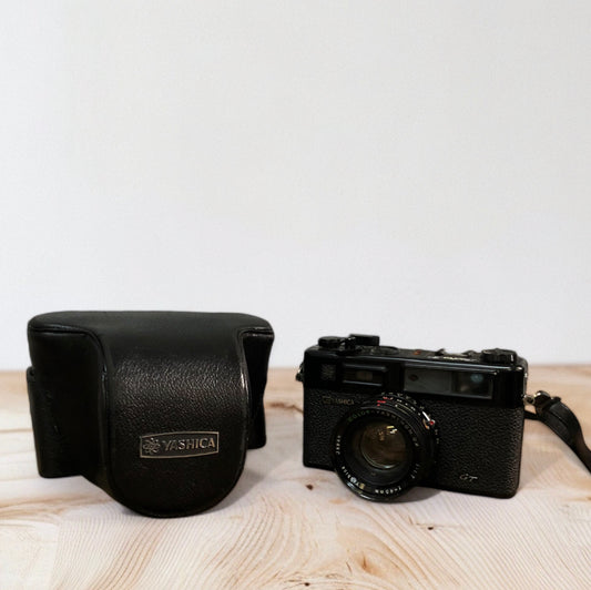 Fotocamera Yashica Electro 35 GT Obiettivo Yashinon DX Con Custodia, 35mm, Colore Nero PER PEZZI DI RICAMBIO