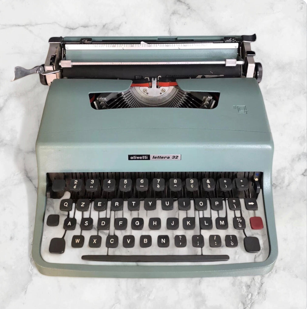 Macchina Da Scrivere Olivetti Lettera 32 Vintage Epoca Con Custodia Funzionante