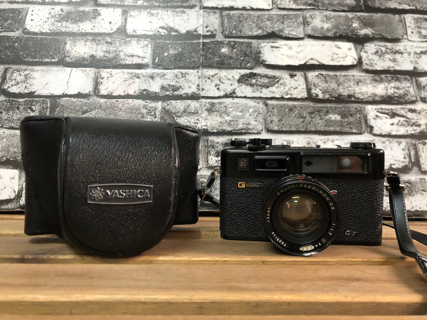Fotocamera Yashica Electro 35 GT Obiettivo Yashinon DX Con Custodia, 35mm, Colore Nero PER PEZZI DI RICAMBIO