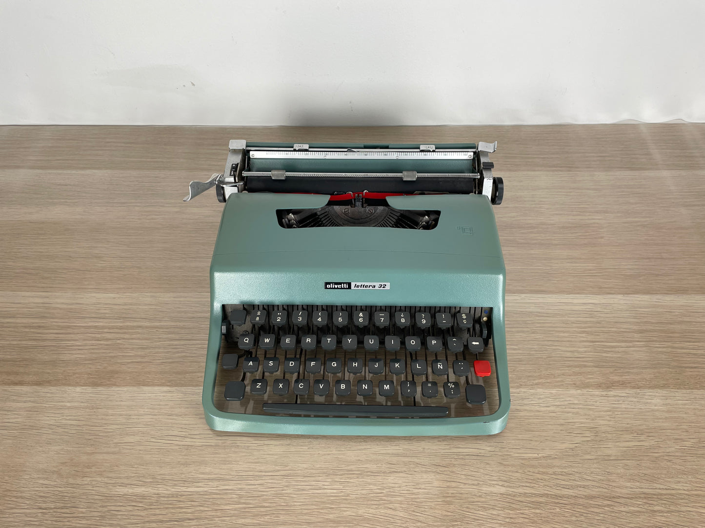 Macchina Da Scrivere Olivetti Lettera 32 Vintage Nizzoli Anni 60 +Custodia