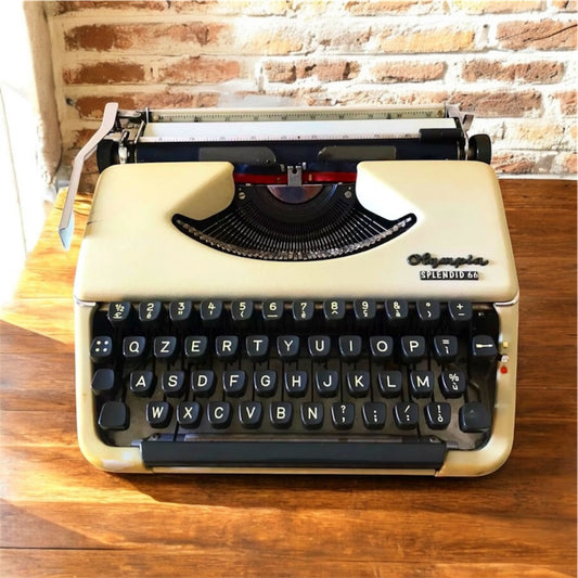 Macchina Da Scrivere Olympia Splendid 66 Vintage Con Custodia Anni 60 Germania
