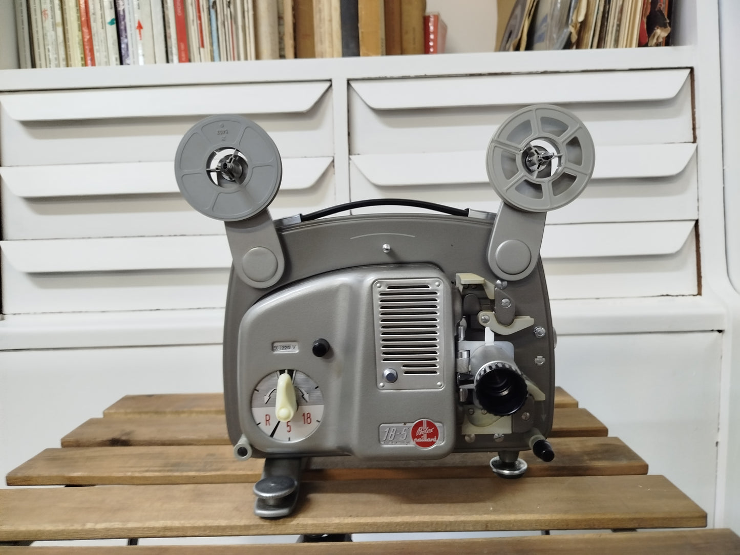 Antico Proiettore Bolex Paillard 18-5 Vintage Epoca Anni 60 Fabbricato in Svizzera E Custodia