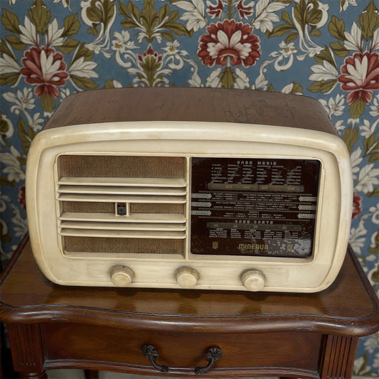 Antica Radio D'Epoca Minerva 525/2 Vintage Valvolare Anni 50 In Legno Solo AM