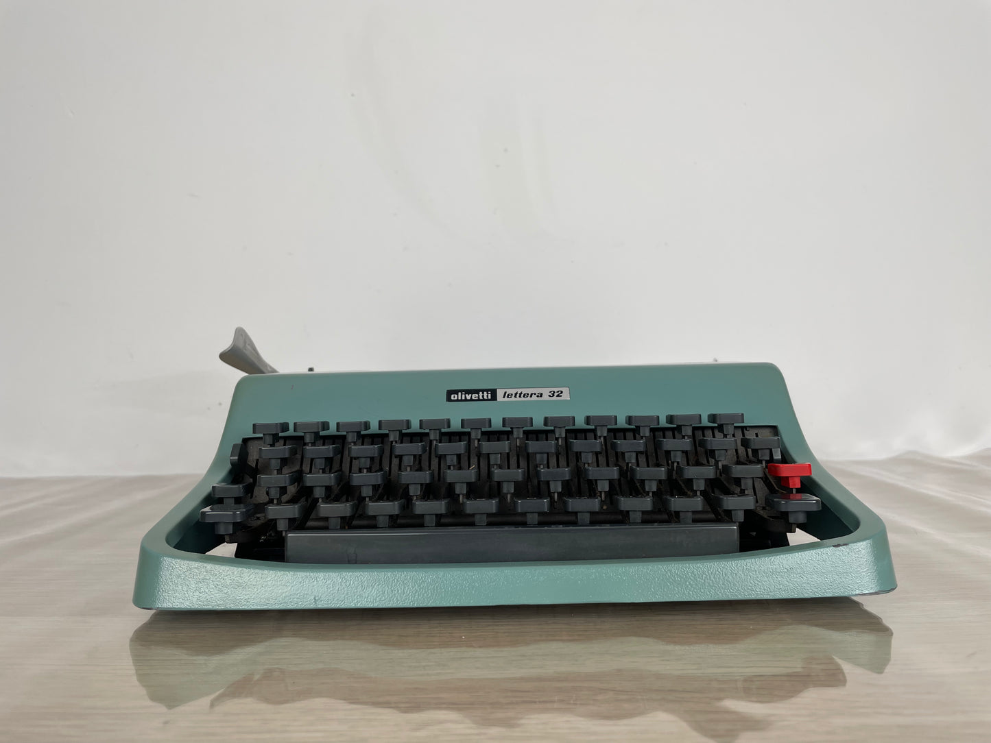 Macchina Da Scrivere Olivetti Lettera 32 Vintage Nizzoli Anni 60 +Custodia
