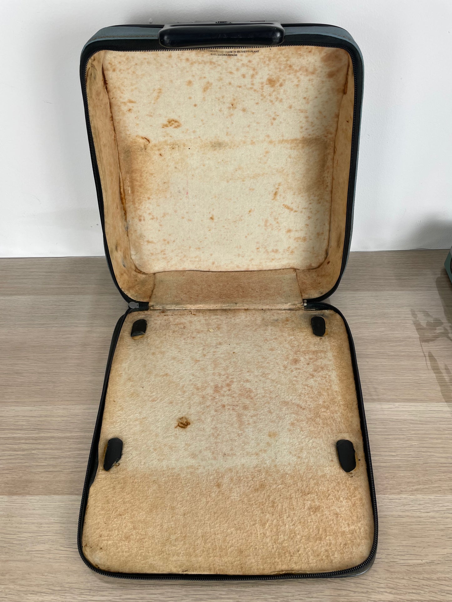 Macchina Da Scrivere Olivetti Lettera 32 Vintage Nizzoli Anni 60 +Custodia