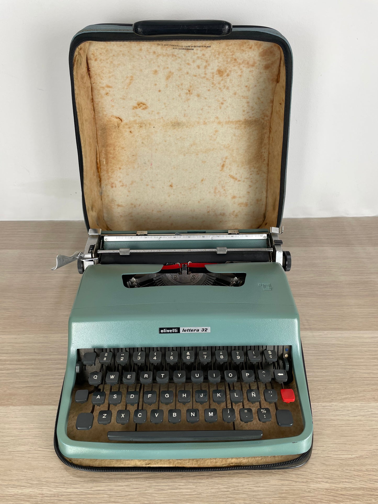 Macchina Da Scrivere Olivetti Lettera 32 Vintage Nizzoli Anni 60 +Custodia
