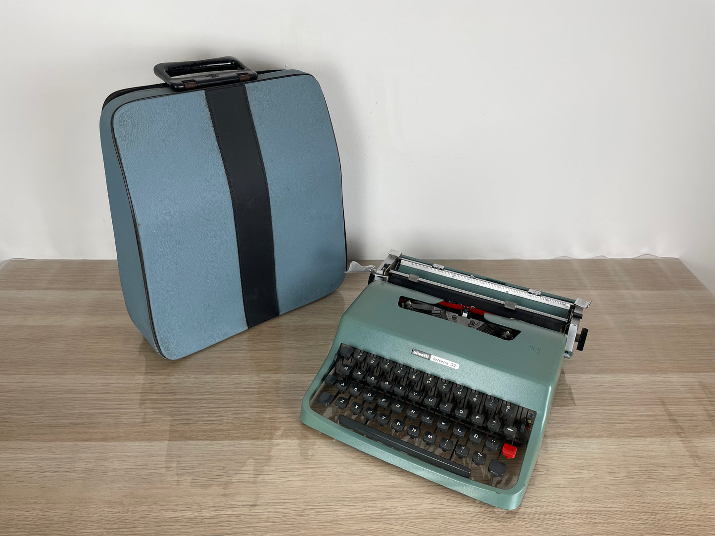 Macchina Da Scrivere Olivetti Lettera 32 Vintage Nizzoli Anni 60 +Custodia
