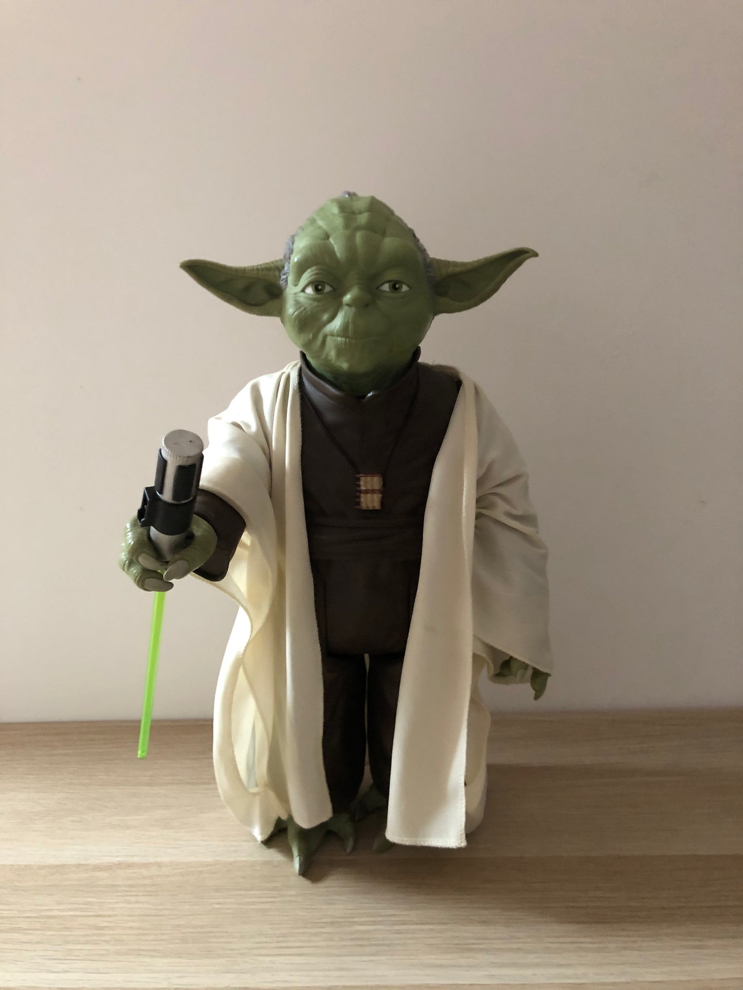 Action Figure Yoda Star Wars Guerre Stellari 42cm Da Collezione Con Spada Laser