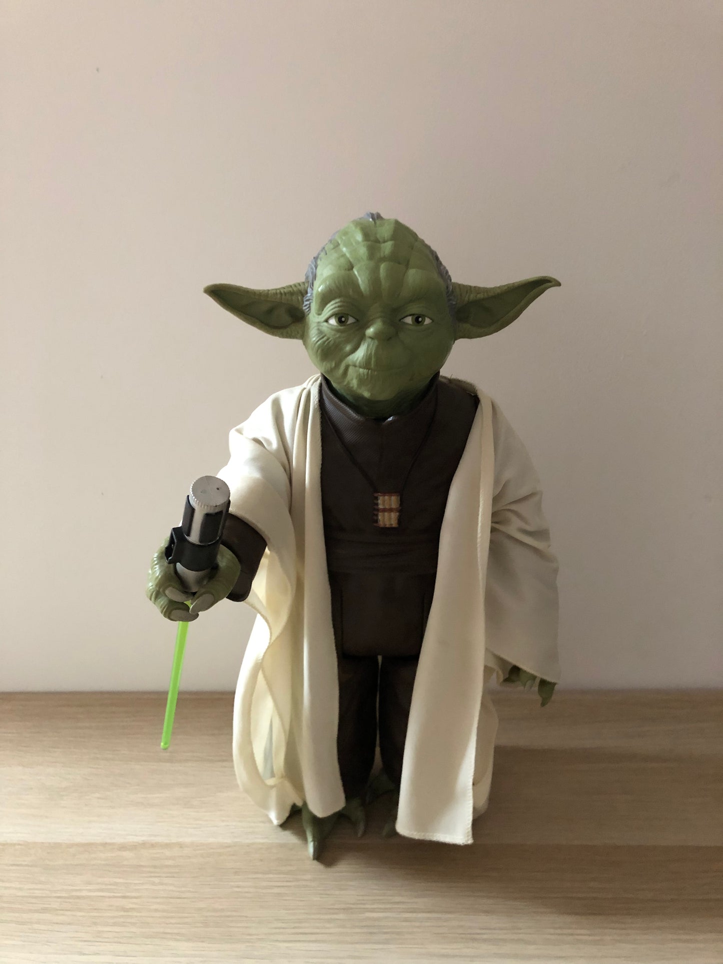 Action Figure Yoda Star Wars Guerre Stellari 42cm Da Collezione Con Spada Laser